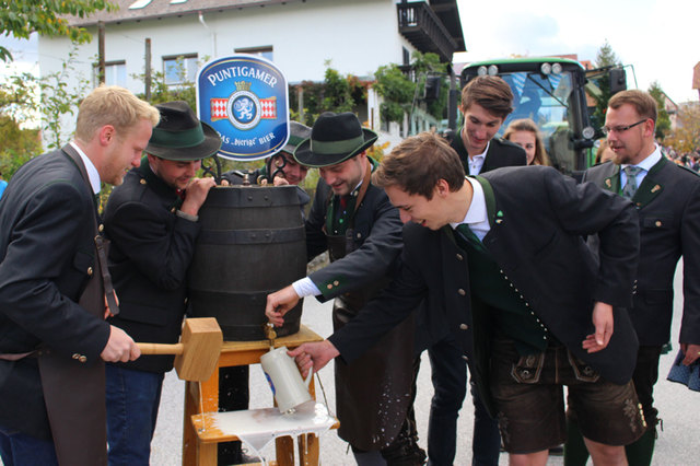 Auch ein Bockbieranstich durfte in Edelschrott nicht fehlen. | Foto: Cescutti
