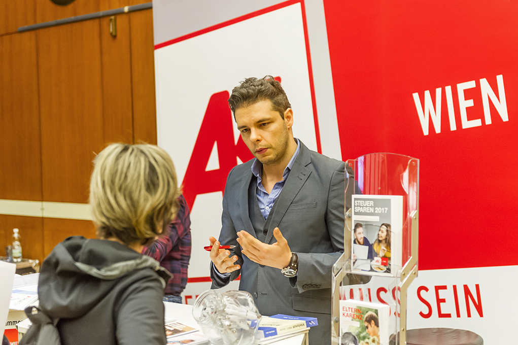 Information zum Thema Beruf und Weiterbildung gibt es etwa in der VHS am Arthaberplatz 18, am 10. Oktober von 14 bis 18 Uhr.
