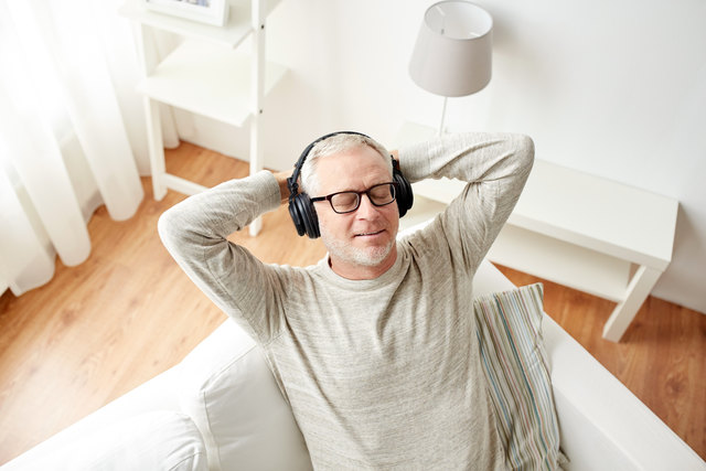 Musik ist entspannend, vorausgesetzt, man kann sie auch gut hören. | Foto: Syda Productions / Fotolia