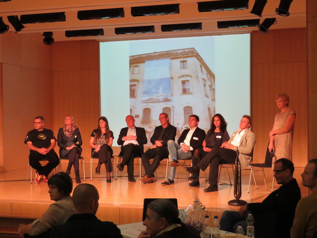 Auf der Bühne von links nach rechts: Impulsreferent Airan Berg, Mag. Gerda Forstner/Leiterin Linz Kultur, GR MMag. Michaela Frech/Vorsitzende des Steyrer Kulturausschusses, MEP Josef Weidenholzer, Bgm. Gerald Hackl, Andreas Kupfer/Nature of Innovation, Daniela Limberger/Stadtmarketing Steyr, Kulturreferent STR Gunter Mayrhofer, Moderatorin Ruth Pohlhammer
