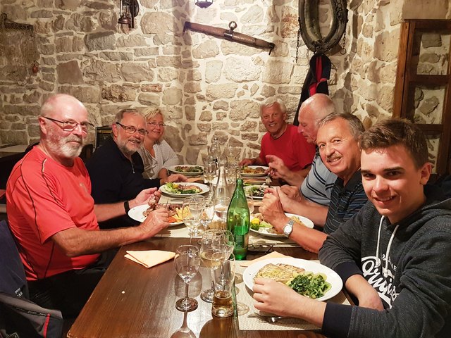 Die Crew der 2. Woche - v.l.: Wilfried Wesener, Skipper Christian Haidinger, Claudia Dringo, Anton Herzog, Ferdinand Brandstätter, Gerhard Nagy, Martin Bauer