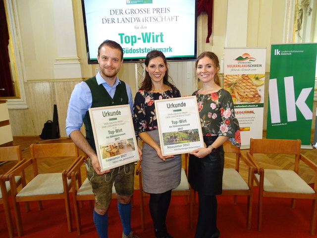 Die Newcomer: Fabian Palz (GenussHirsch) mit Roswitha Fauster und Elisabeth Parmetler (v.l.) vom Gleichenberger Kellerstüberl.