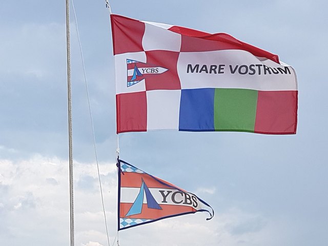 Die Stander wehen im Wind: MARE VOSTRUM und YCBS