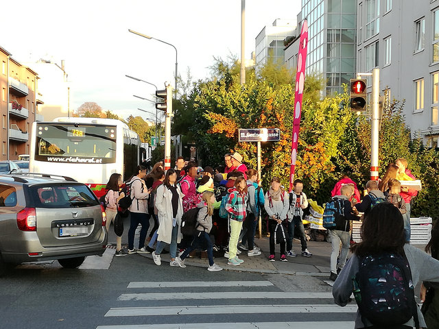 Könnte brenzlig werden: So sah es am Freitagmorgen vor dem GRG 11 aus.