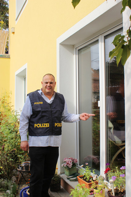 Brunner zeigt,Terrassentüren sind mögliche Schwachstellen.