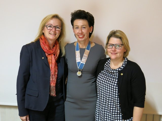 Präsidentin Doris Schulz (Mitte) mit Sekretärin Elisabeth Teufelberger (l.) und Schatzmeisterin Christina Schausberger.