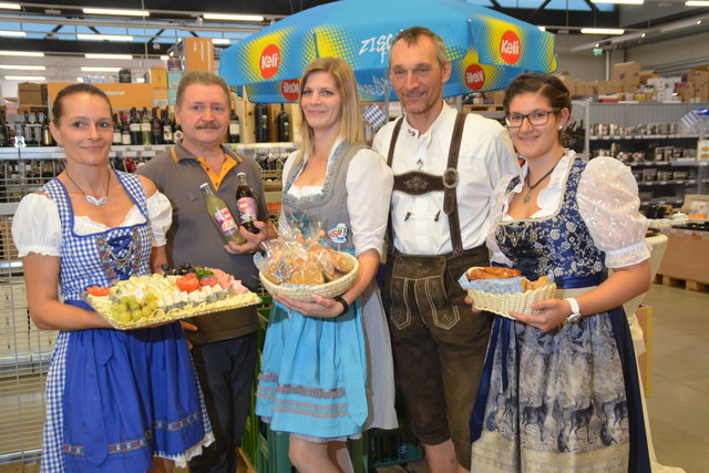 mein c+c Südburgenland-Marktleiter Benedikt Rust (2.v.re.) und sein Team luden zur Eröffnung der Erweiterung.