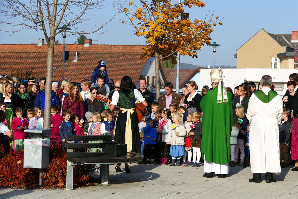 Trotz Wahlsonntag Kamen Viele Menschen Von Heiligenkreuz W Zur