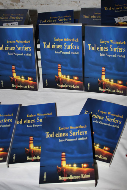 "Tod eines Surfers" ist um 12,40 Euro im Buchhandel erhältlich. | Foto: Weissenbach