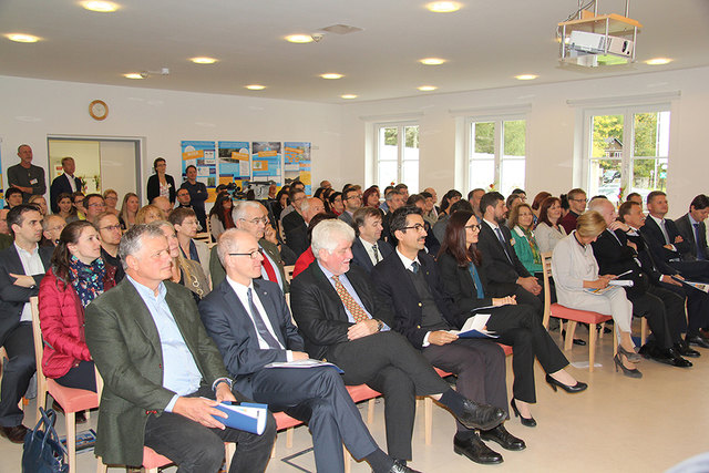 Zehn Jahre WasserCluster Lunz: Zahlreiche Ehrengäste fanden sich in der Forschungseinrichtung ein, um zu gratulieren. | Foto: WasserCluster Lunz