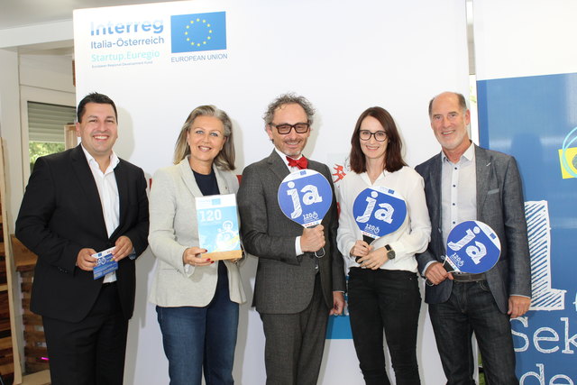 Markus Hofer (GF Standortagentur Tirol), LR Patrizia Zoller-Frischauf, Christoph Holz, Christina Scholochow, Hansjörg Gottstein