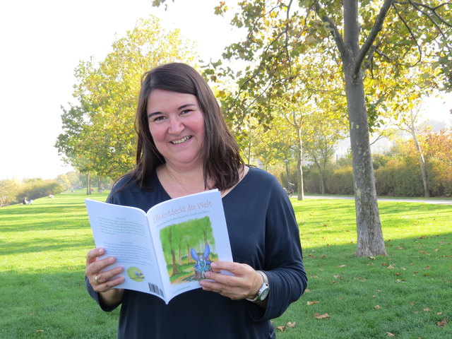 Eva Winkelmann präsentiert ihr erstes Kinderbuch und möchte einladen, damit Neues zu erleben.