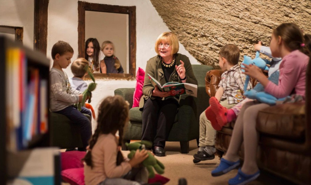Spielzeug Museum Thema auf meinbezirk.at Faschingsdienstag: Verkleiden im Spielzeug Museum Salzburg