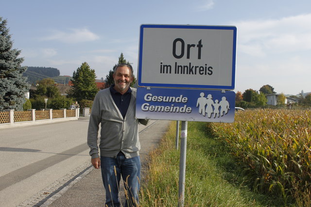 Walter Reinthaler, Bürgermeister Ort im Innkreis, ist stolz auf seine Gemeinde: "Bei uns funktioniert das Miteinander."