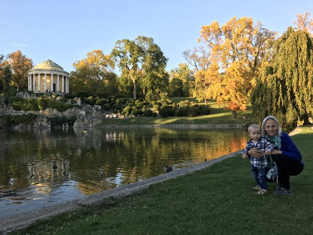 Goldener Herbst im Schlosspark