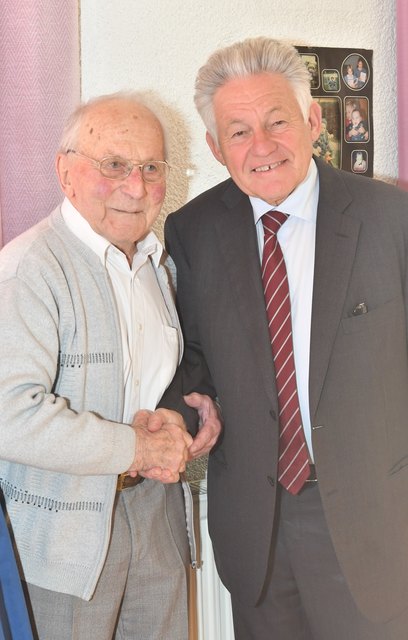 Maximilian Holzinger und Seniorenbund-Landeobmann Josef Pühringer | Foto: OÖ Seniorenbund