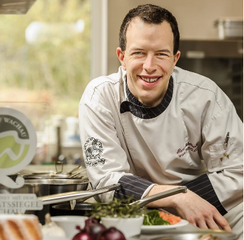 Chef Roman Siebendhandl freut sich auf Sie!