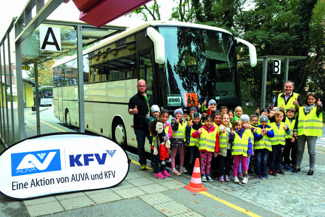 Verkehrssicherheitsaktion "Meine Busschule" bei der Volksschule in Schärding. | Foto: KFV