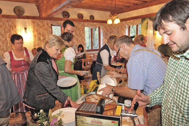 Essigbaron und Sterngucker im Gesäuse bei der Arbeit.