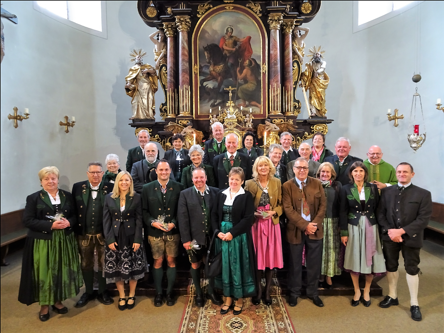 Die Jubilare, die 25 und 40 Jahre Ehe feierten.