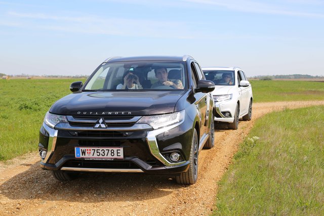 Der Mitsubishi Outlander PHEV mit Hybridantrieb braucht nur wenig Benzin, wenn er zwischen Kurzstreckenfahrten bis maximal 50 km immer wieder an der Steckdose aufgeladen wird. | Foto: Mitsubishi