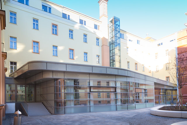 Blickfang: Der Festsaal fügt sich in den klassischen Altbau ein. | Foto: Jorj Konstantinov