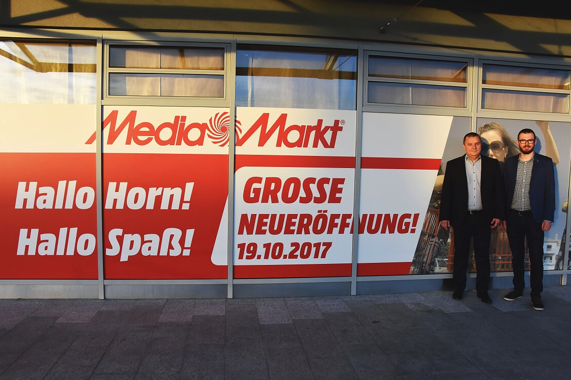 Freuen sich auf die Eröffnung: Geschäftsführer Erwin Rathkolb (r.) und Marktleiter Kevin Schneider (l.)
