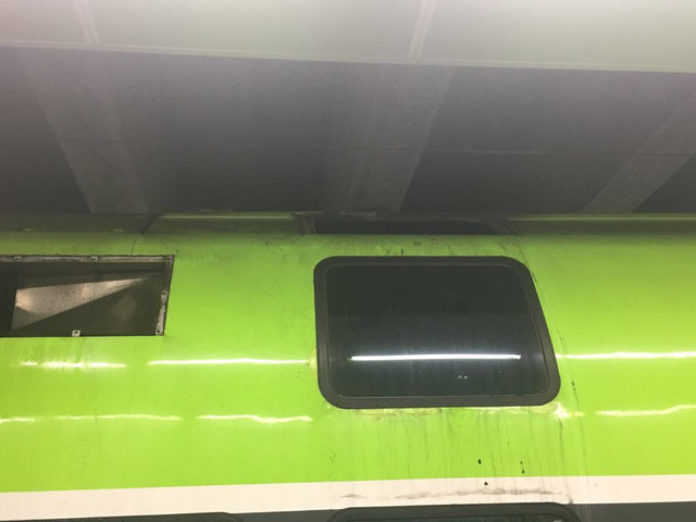 Schwarzer Rauch strömte aus dem "Cat-Waggon" | Foto: Feuerwehr Schwechat