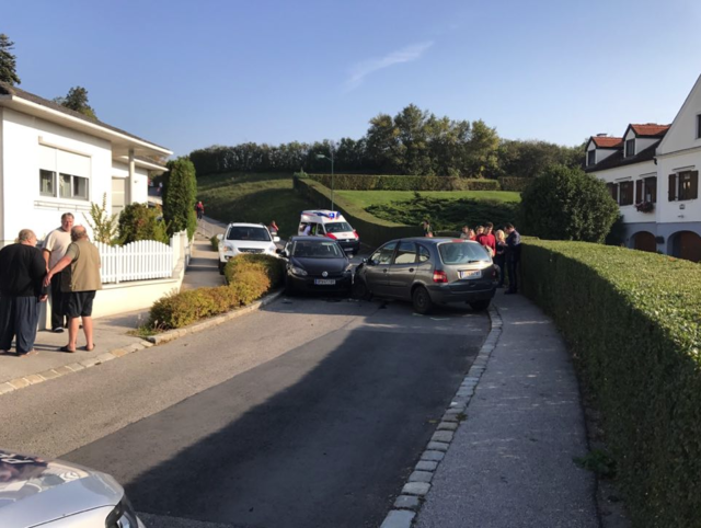 Zusammenprall zweier Fahrzeuge in der Burggasse | Foto: FF Siegendorf