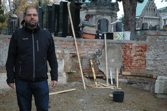 Vom Erdboden verschwunden: Markus Landerer bedauert den Verlust des Gindreau-Mausoleums.
