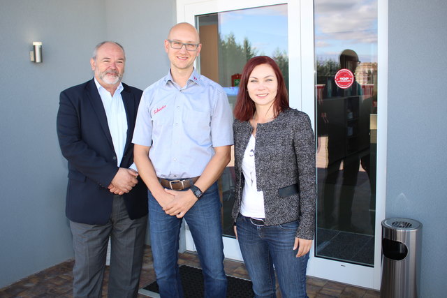 Werner Handle, Alois Schiefer und Abg.z.NR Eva-Maria Himmelbauer. | Foto: Michael Böck