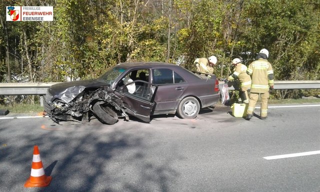 Auf der B145 kollidierten zwei Fahrzeuge miteinander. | Foto: FF Ebensee