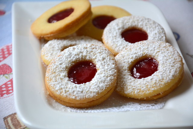 Himbeer-Ringerl: der Klassiker aus Mürbteig.