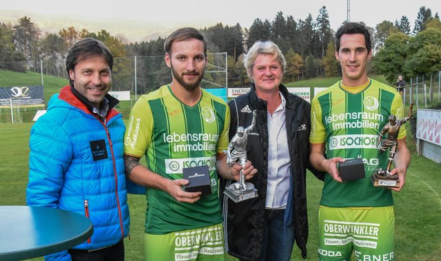 FC Lendorf Präsident Markus Unterdorfer-Morgenstern, Andreas Allmayer, Tamara Krammer (KFV) und Christian Kautz. | Foto: KK/FC Lendorf