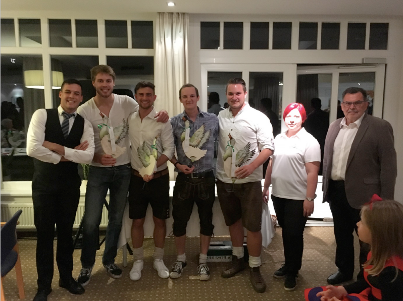 Foto: v.l.n.r: Sportwart Johannes Riedl, David Pölzleitner, Markus Maukner, Sebastian Boindl, Thomas Kaufmann, Leitung Golfdesk Yvonne Zelinka, Präsident Arnold Sekyra