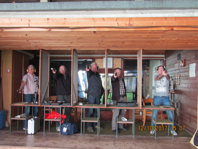 Mit der Sportpistole