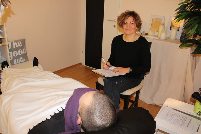 In ihrer Praxis am Brunnenmarkt hält Katrine Hütterer ihre Cochings und Rückführungen ab.