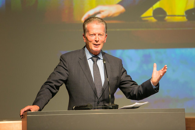 Reinhold Mitterlehner hielt die Laudatio auf den Jubilar. | Foto: cityfoto.at