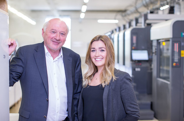 Freuen sich über die Integration der "Data Print" in ihre Firma "Samson Druck": Eigentümer und Geschäftsführer Gerhard Aichhorn mit Tochter Lisa, verantwortlich für das Marketing bei Samson Druck. | Foto: Andreas Hechenberger
