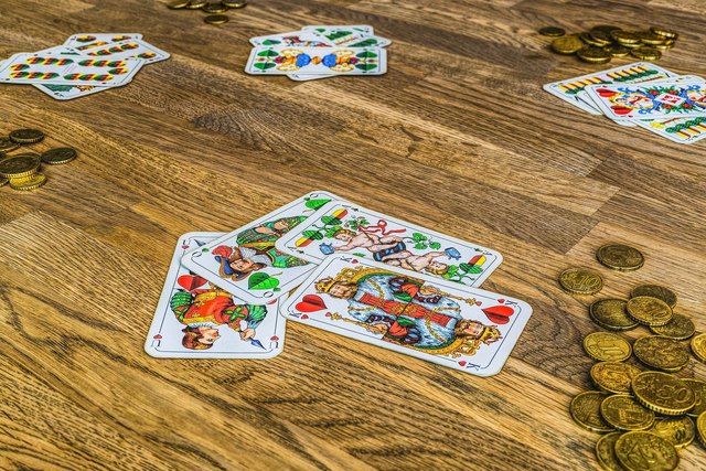 Einfache Kartenspiele Einfache Kartenspiele