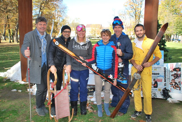 Bürgermeister Gerhard Pirih, Herbert Millechner (Meilenstein), Angelika Lesky (TVB Spittal), Stefanie Unterweger (Goldeck Bergbahnen), Moderator Joschi Peharz und TVB-Obmann Daniel Ramsbacher