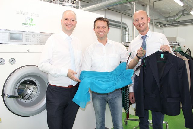 Wirtschaftskammer-Direktor Rainer Ribing (li.), Mr. Clean-Inhaber Ladislaus Szabo und Fachverbandsobmann Martin Horvath | Foto: WK Burgenland