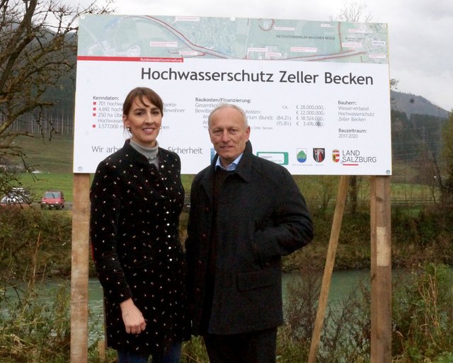 Grundeigentümerin Maria Hutter, Christian Dullnigg, Direktor LWS Bruck