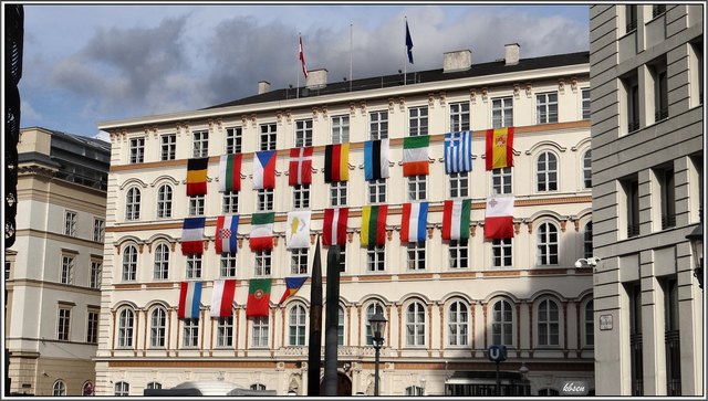 im Nationalfeiertagskostüm