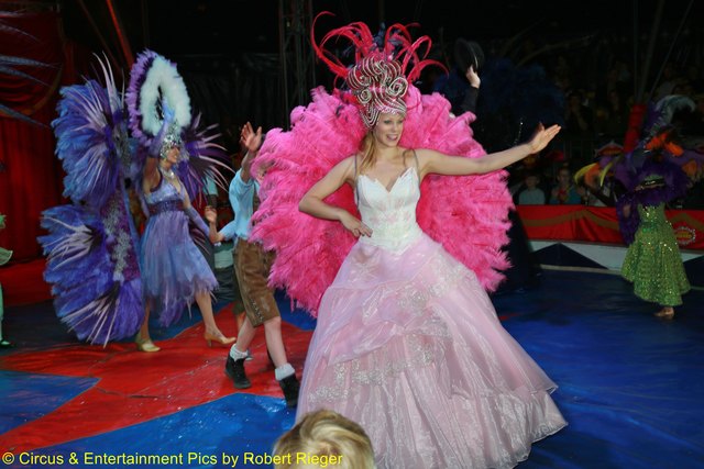 Fotos : (c) Circus & Entertainment Pics by Robert Rieger - Robert Rieger Photography