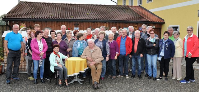 Unsere Wanderer und Nichtwanderer genossen den schönen Herbst bei anschließender guten Jause