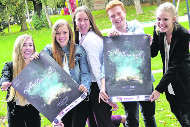 Die Maturanten freuen sich auf einen zauberhaften Ball.