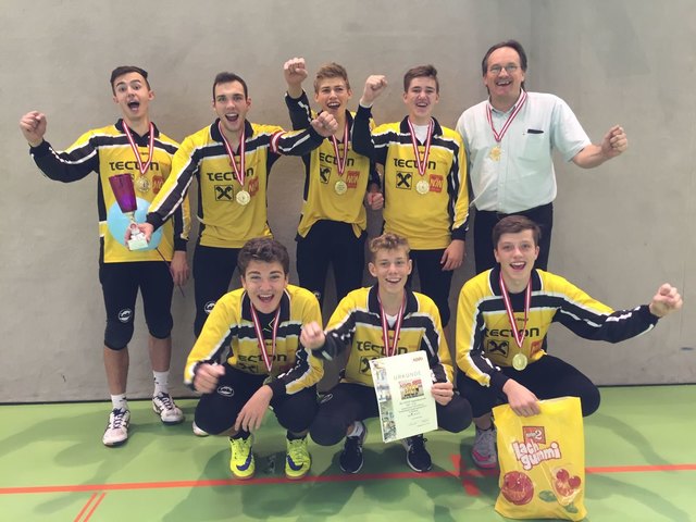 NÖ U18 mit NÖ-Trainer Stratjel Erich.