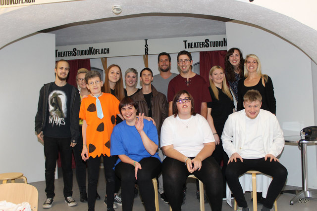 Seit Jahren tritt die Freizeitassistenz der Volkshilfe Voitsberg/Graz-Umgebung mit ihren talentierten Kunden der Theatergruppe "So ein Theater!" auf der Bühne auf. | Foto: WOCHE