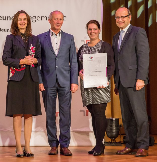 Sophie Karmasin, Vizebürgermeister von Neufelden Peter Rachinger, Projektleiterin und Gemeinderätin Carina Grabner und Bürgermeister von Neufelden Hubert Hartl (v.l.). | Foto: Foto: Harald Schlossko